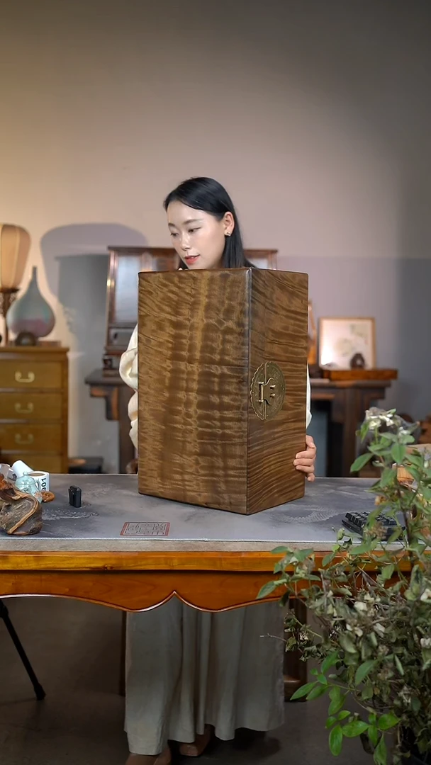 金丝楠满花绸缎水波一木一器收纳箱子869