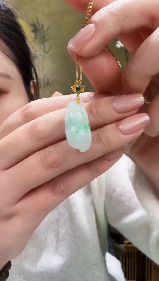 颈饰未镶嵌翡翠吊坠