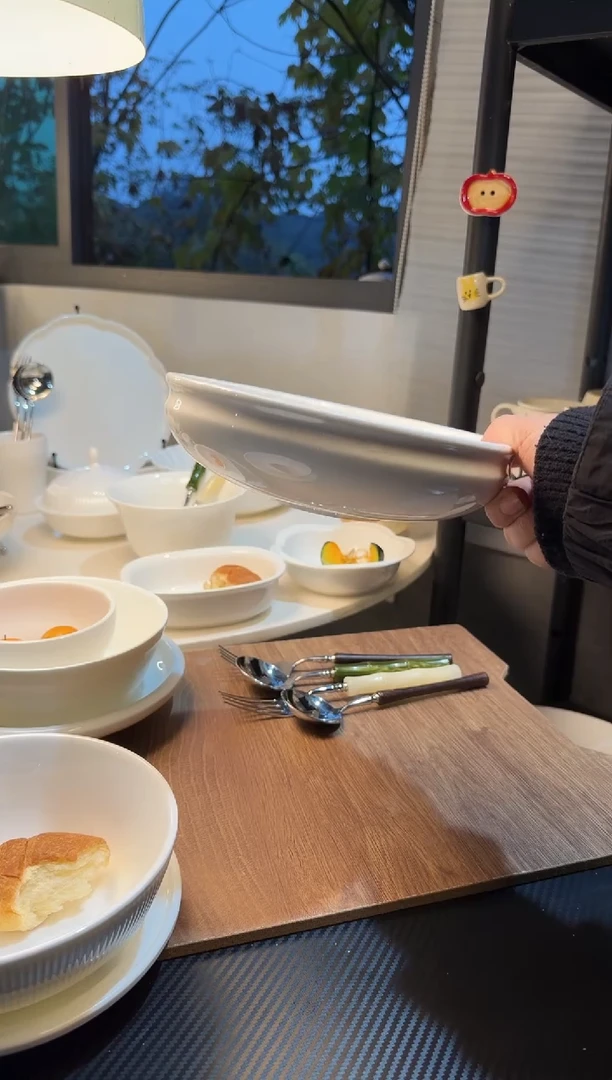 瓷8英寸小蛮腰收腰碗