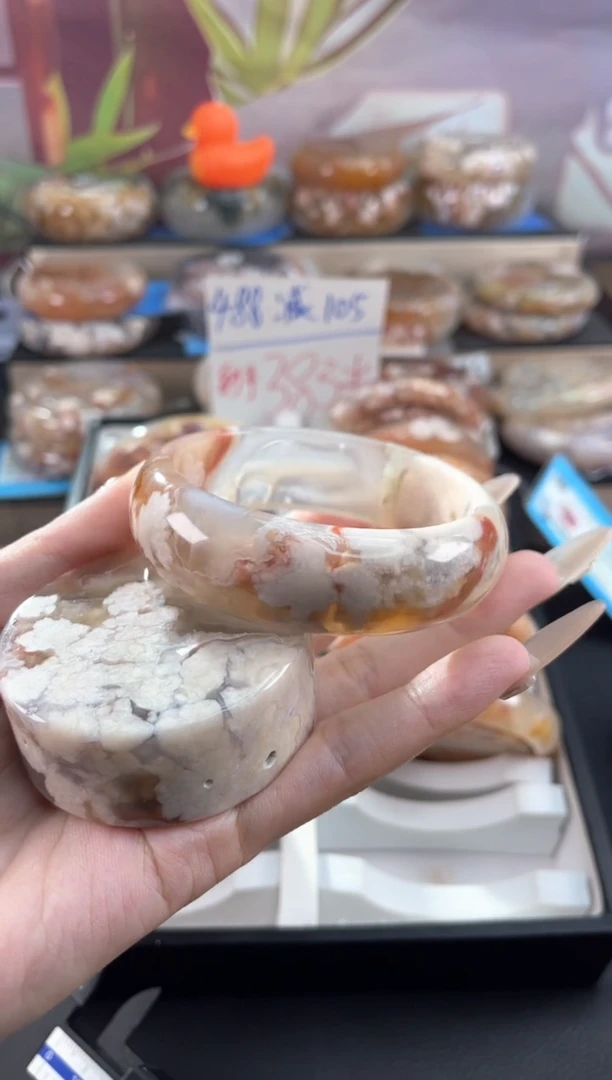 未镶嵌手镯石英质玉60