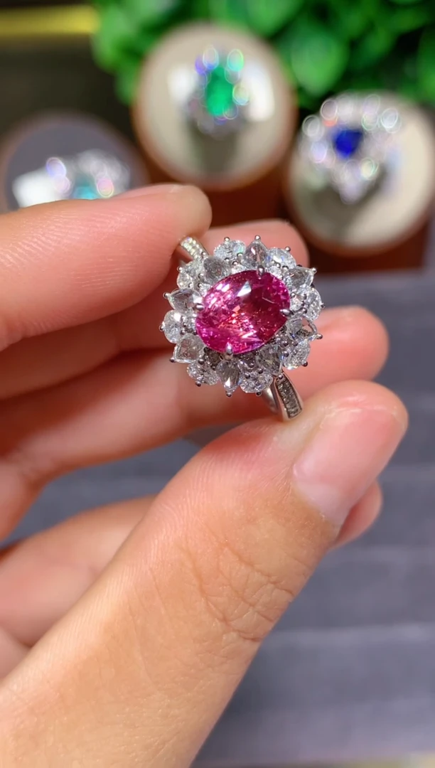 戒指彩色蓝宝石18K金镶嵌2.03CT