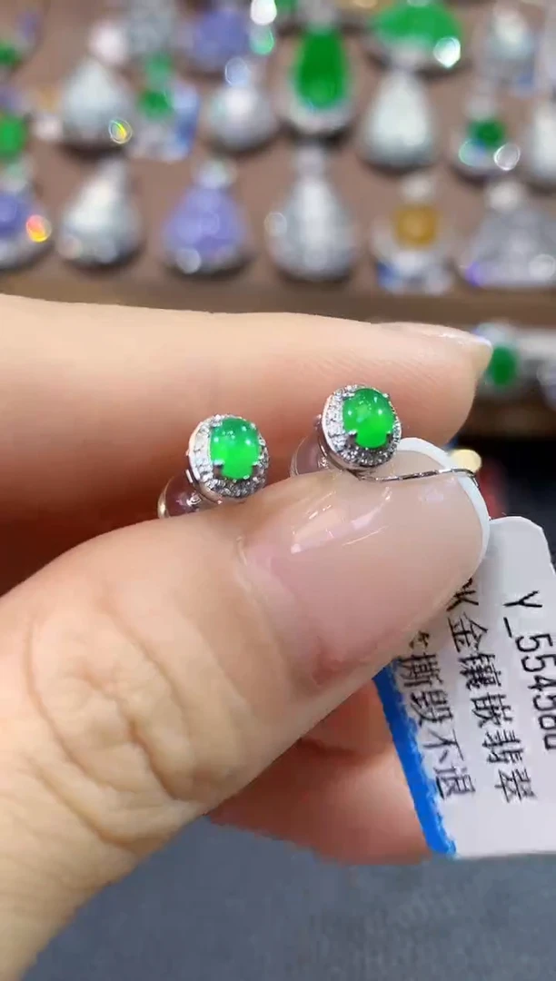 18K金镶嵌翡翠耳饰A7