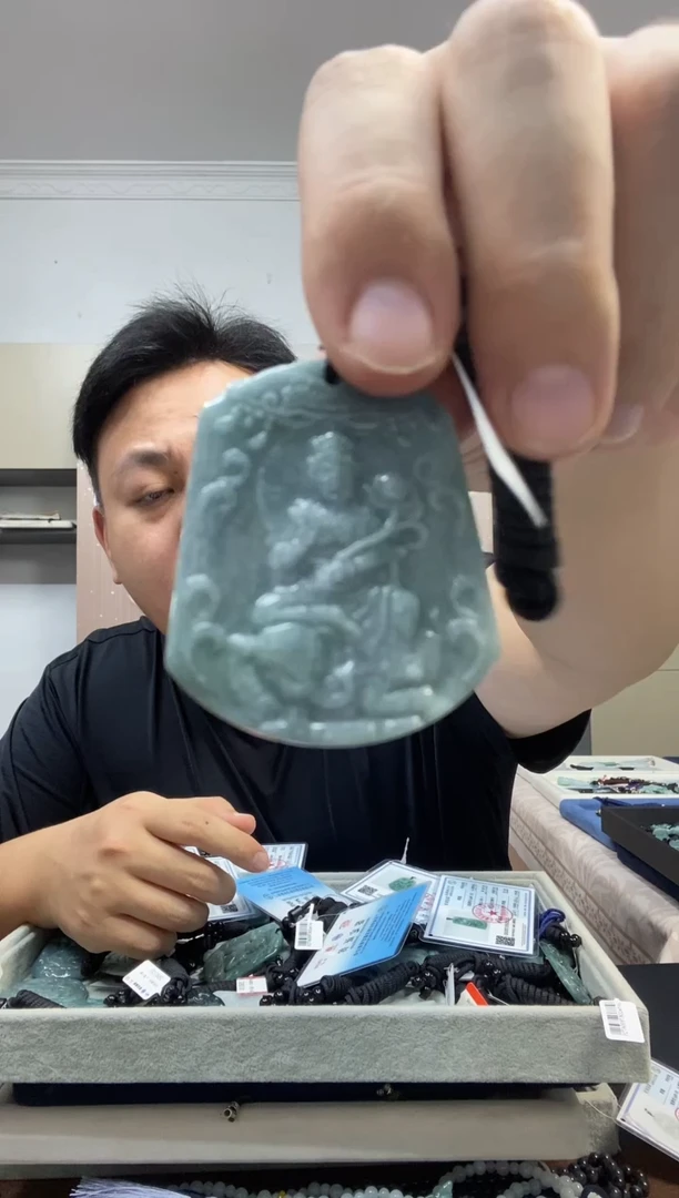 颈饰未镶嵌翡翠多样性发其一