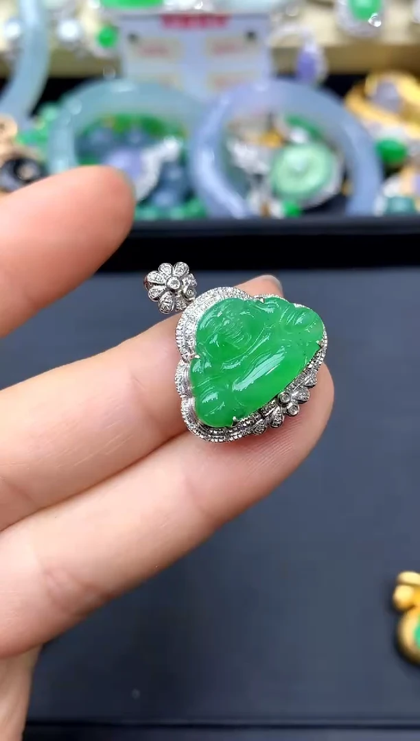 颈饰18K金镶嵌翡翠366 -中国好珍宝