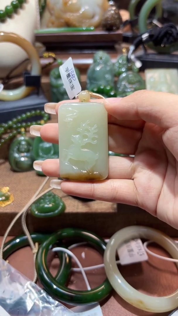 颈饰未镶嵌和田玉1