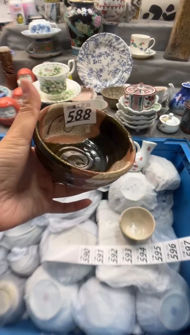 瓷片不***8588
