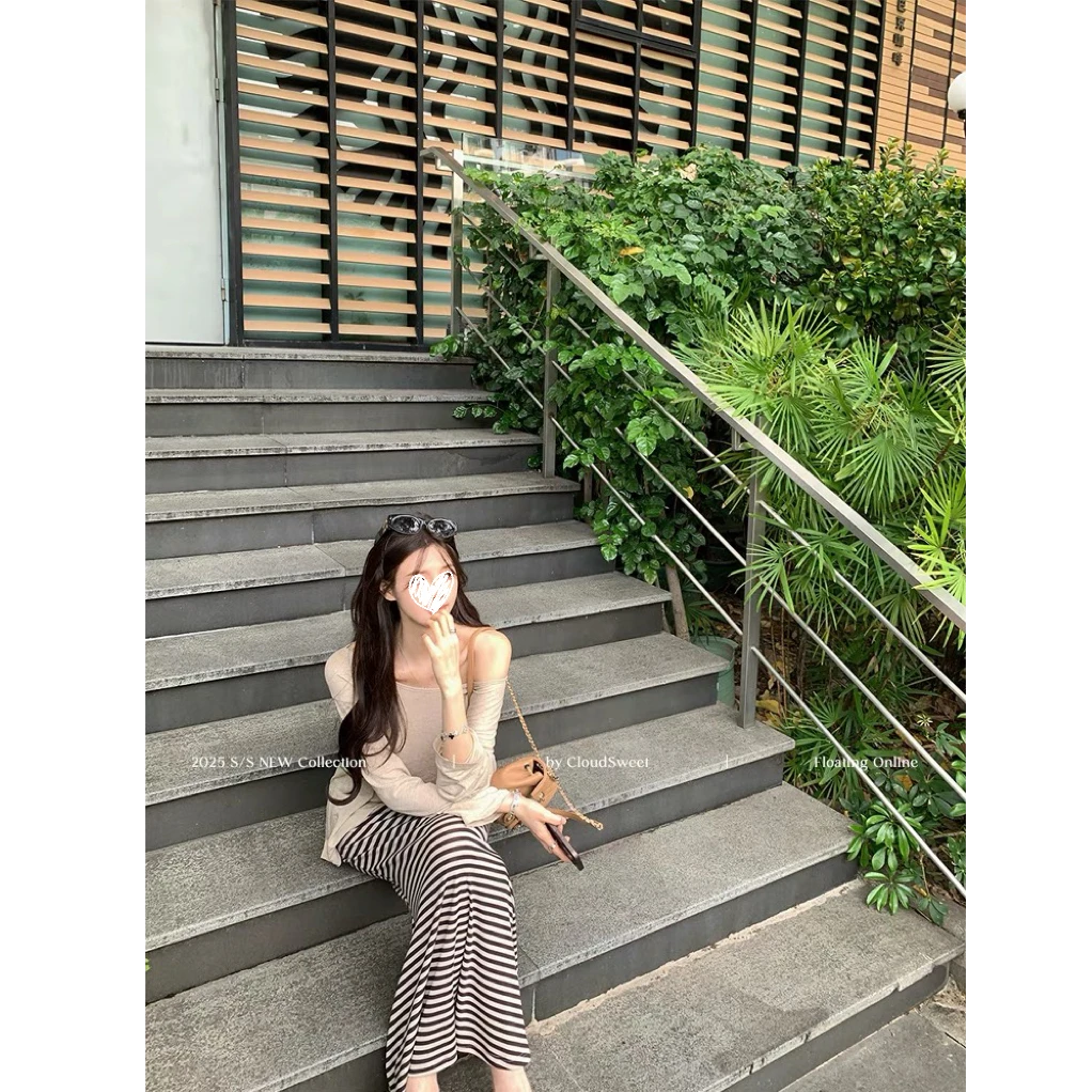 2025夏季薄款一字肩T恤女+条纹半身裙时尚气质套装