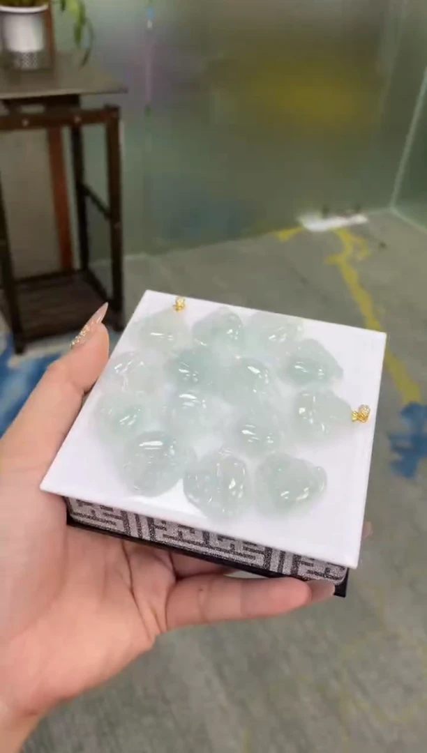 翡翠银S925镶嵌吊坠(不含链)佛公   多样性发货发一件