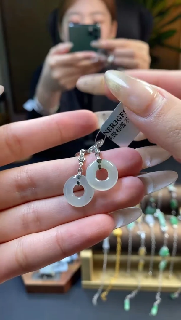 颈饰银S925镶嵌翡翠净货15923