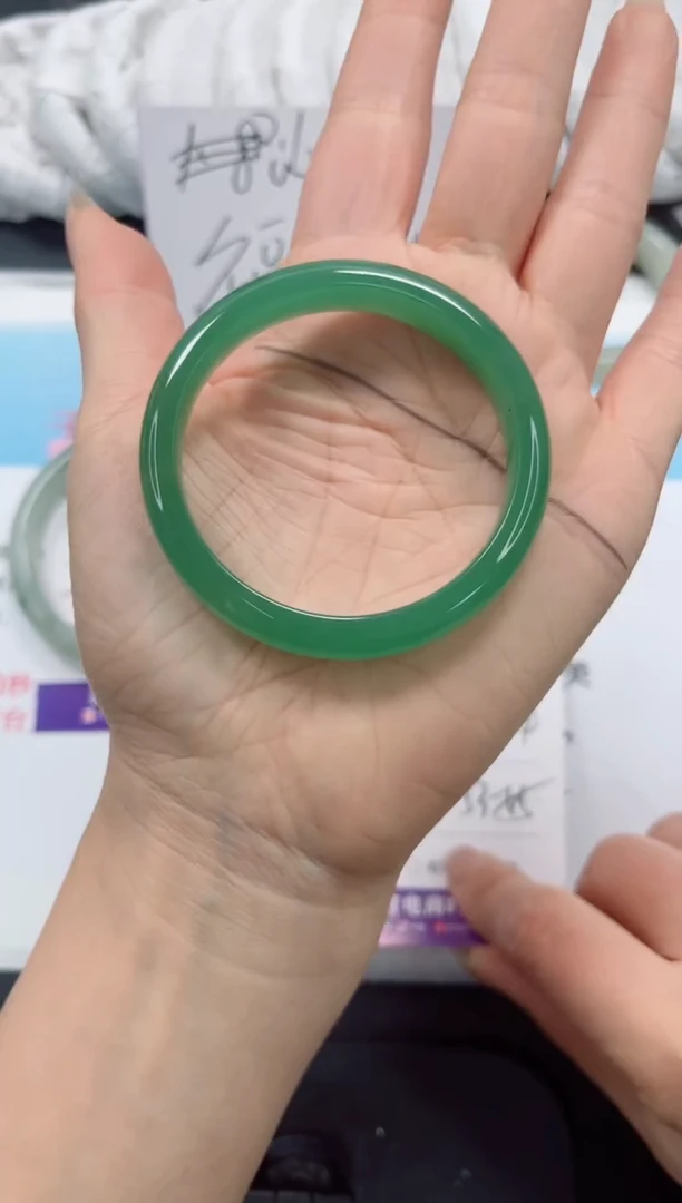 未镶嵌手镯石英质玉228-54