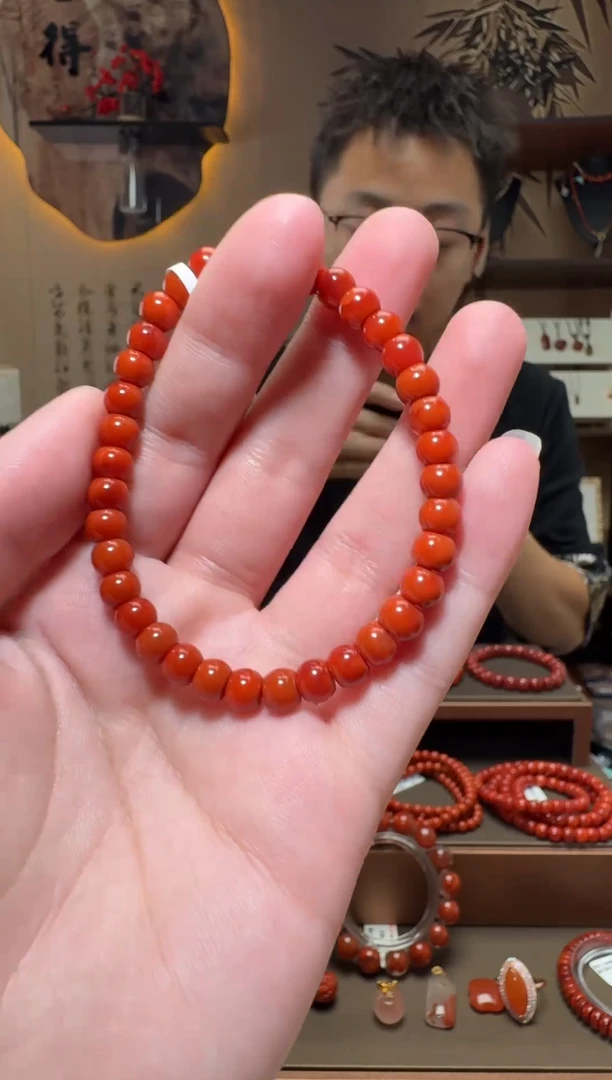 未镶嵌原矿手串南红玛瑙一条约6mm 多样性发货