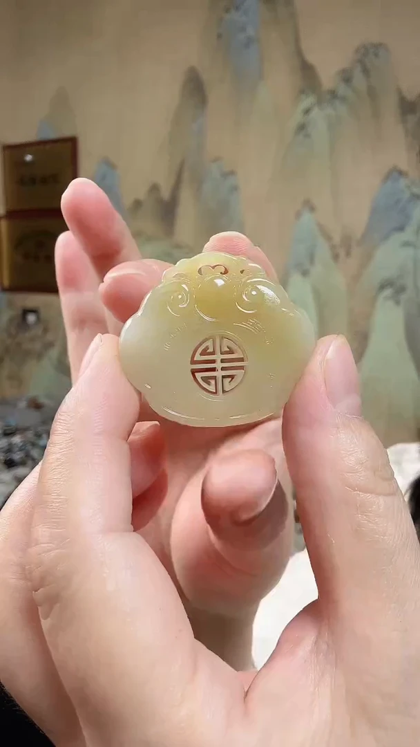 颈饰未镶嵌和田玉.