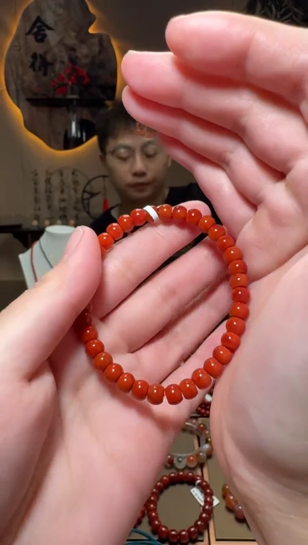 未镶嵌原矿手串南红玛瑙一条约6mm 多样性发货