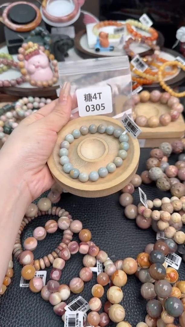 未镶嵌手链石英质玉汽**?4T0305