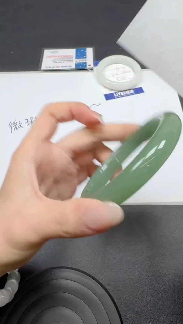 未镶嵌手镯石英质玉061-微瑕-5657