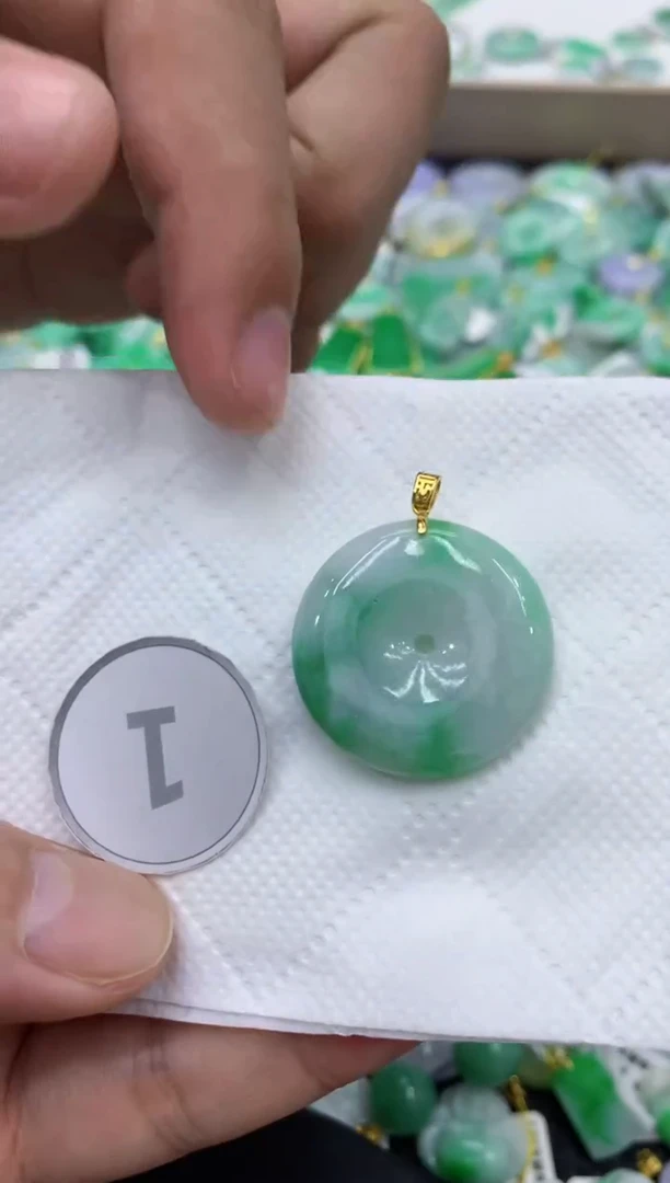 颈饰未镶嵌翡翠天然缅甸翡翠A货