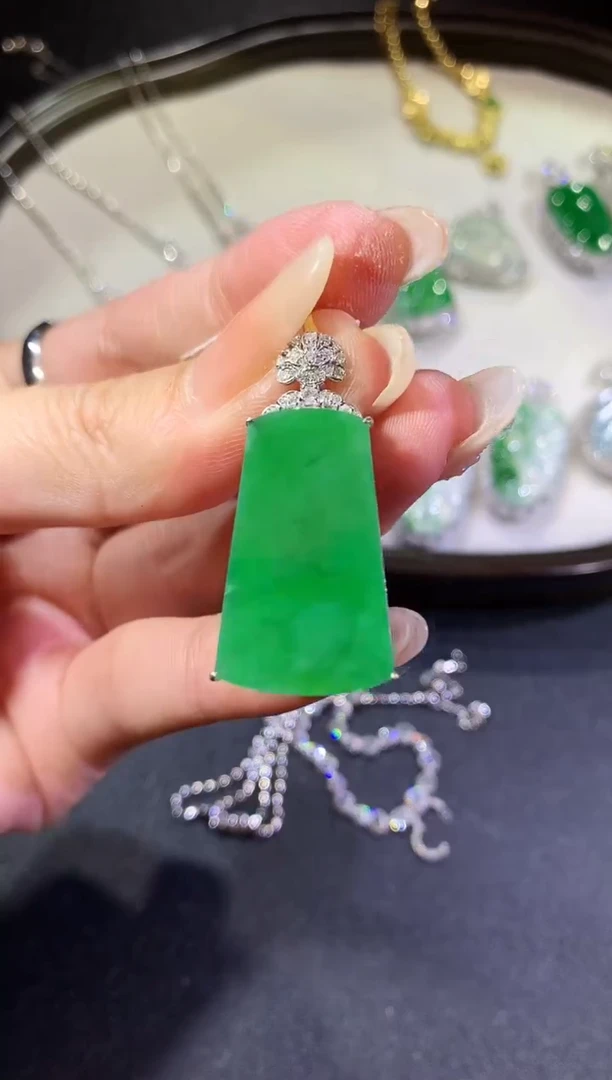 【闪购商品】翡翠吊坠(不含链)18K金镶嵌85-无事牌