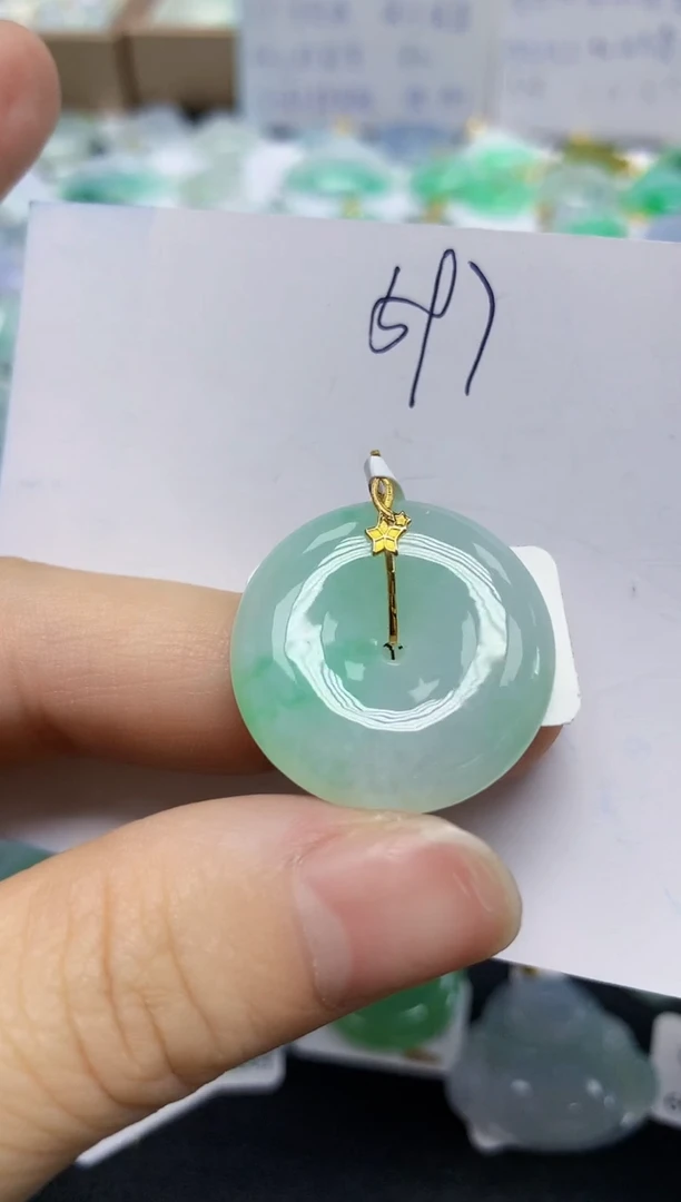 翡翠18K金镶嵌颈饰天然缅甸翡翠A货