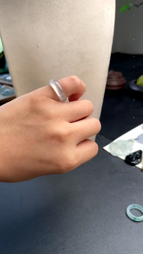 未镶嵌定制翡翠毛货戒指