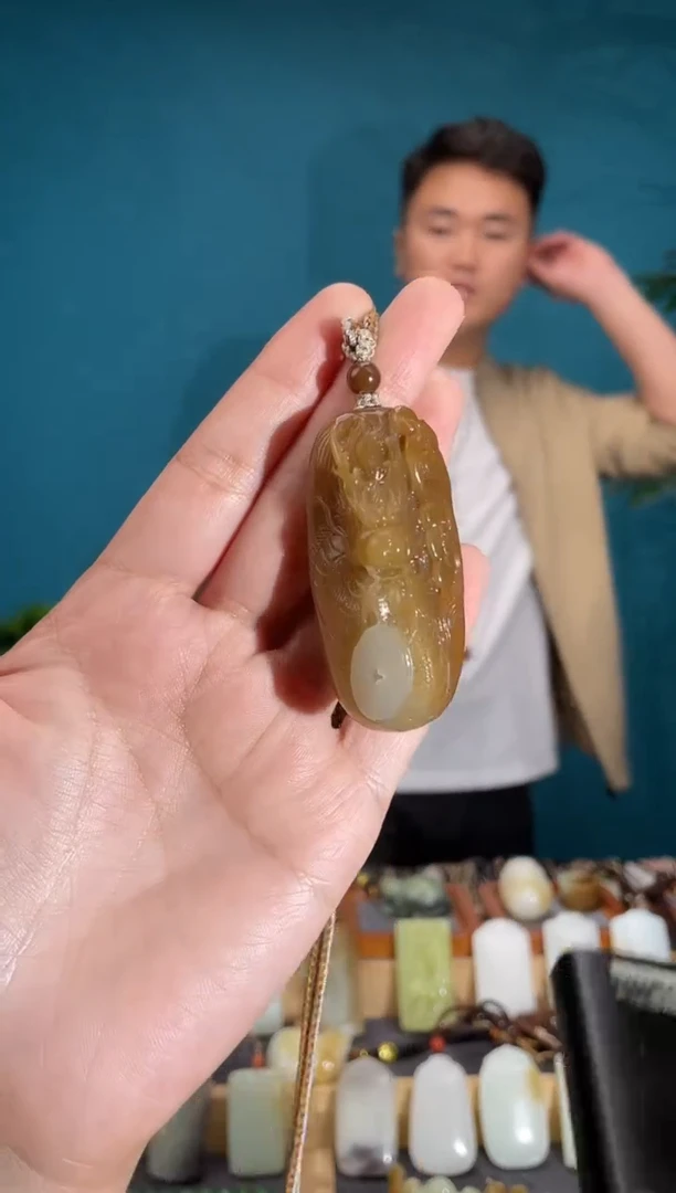 颈饰未镶嵌和田玉1