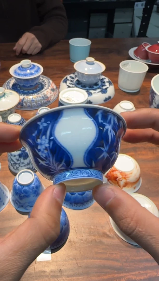 【闪购商品】清本源 内模印青花玉壶春开窗梅兰竹菊