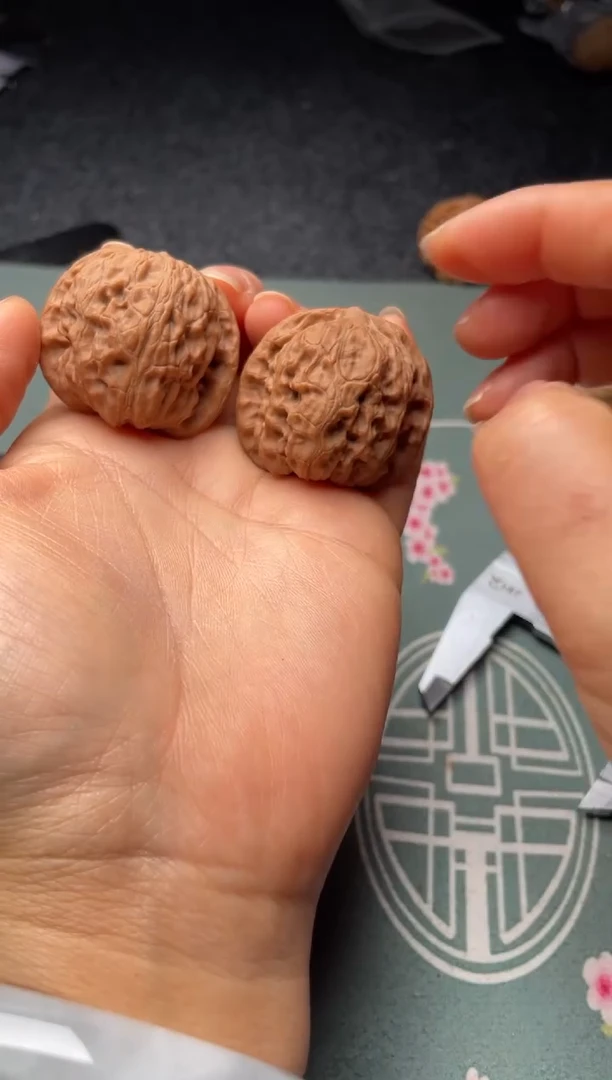 把件文玩核桃w253  野狼 37尺