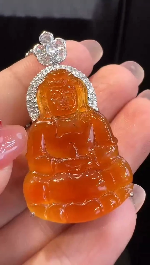 颈饰18K金镶嵌翡翠吊坠