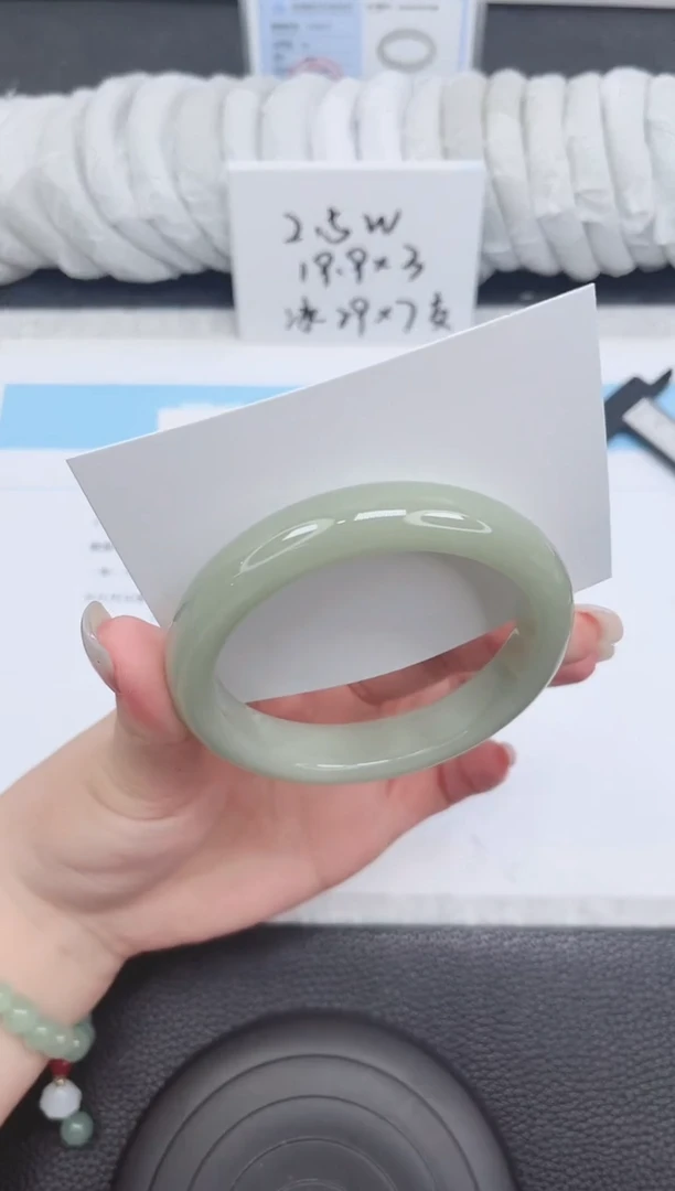 未镶嵌手镯石英质玉156-63