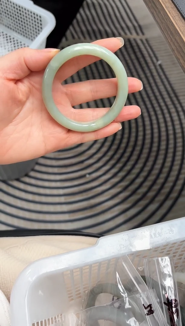 和田玉手镯未镶嵌X-6圈口59 微瑕