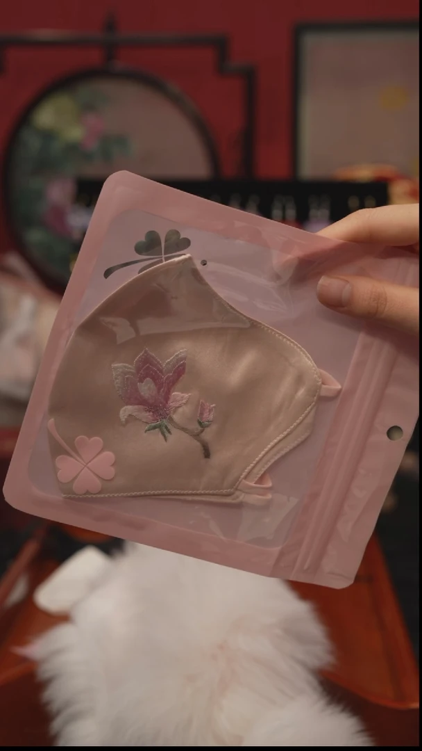 刺绣写*非遗苏绣绒花手工饰品