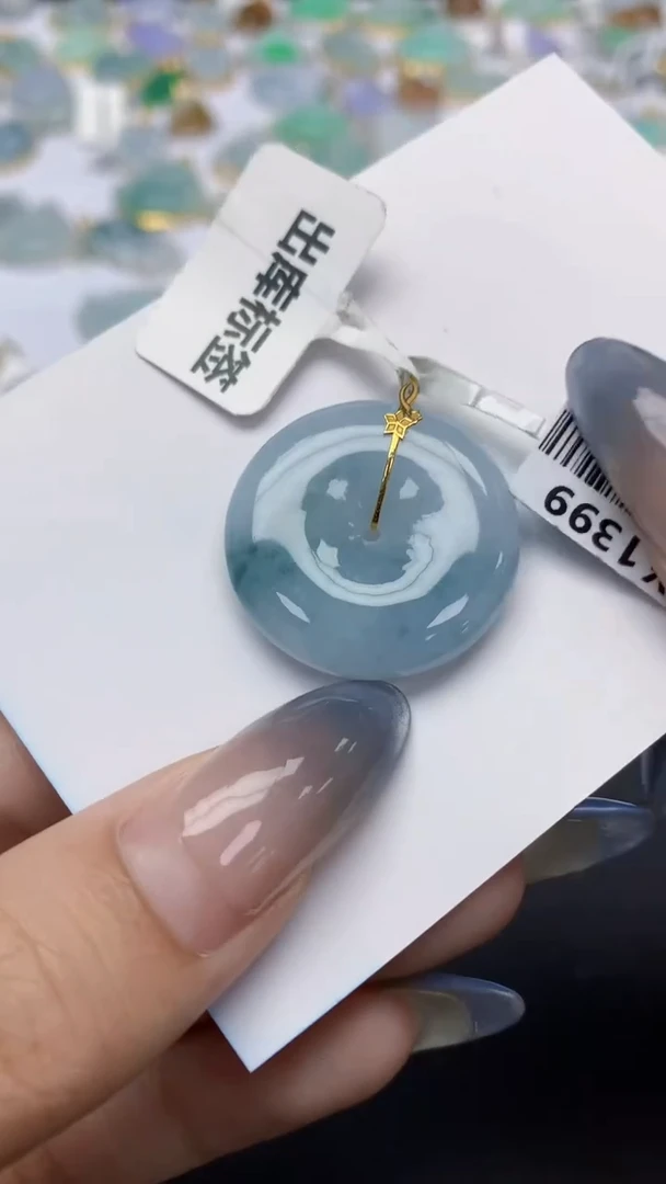 翡翠18K金镶嵌颈饰天然a货翡翠