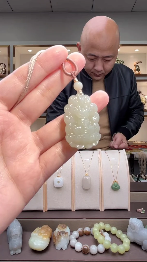 颈饰未镶嵌和田玉苏