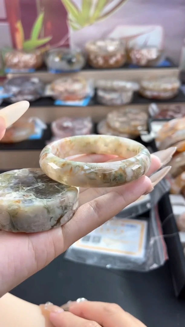 未镶嵌手镯石英质玉53