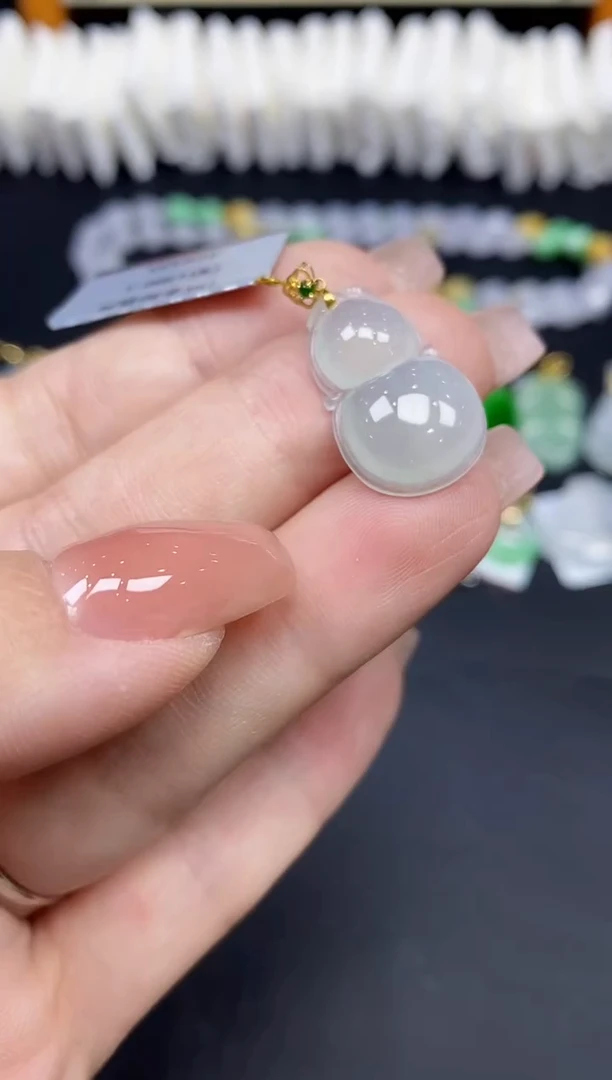 吊坠(不含链)18K金镶嵌翡翠葫芦18K金扣镶嵌@@CMT