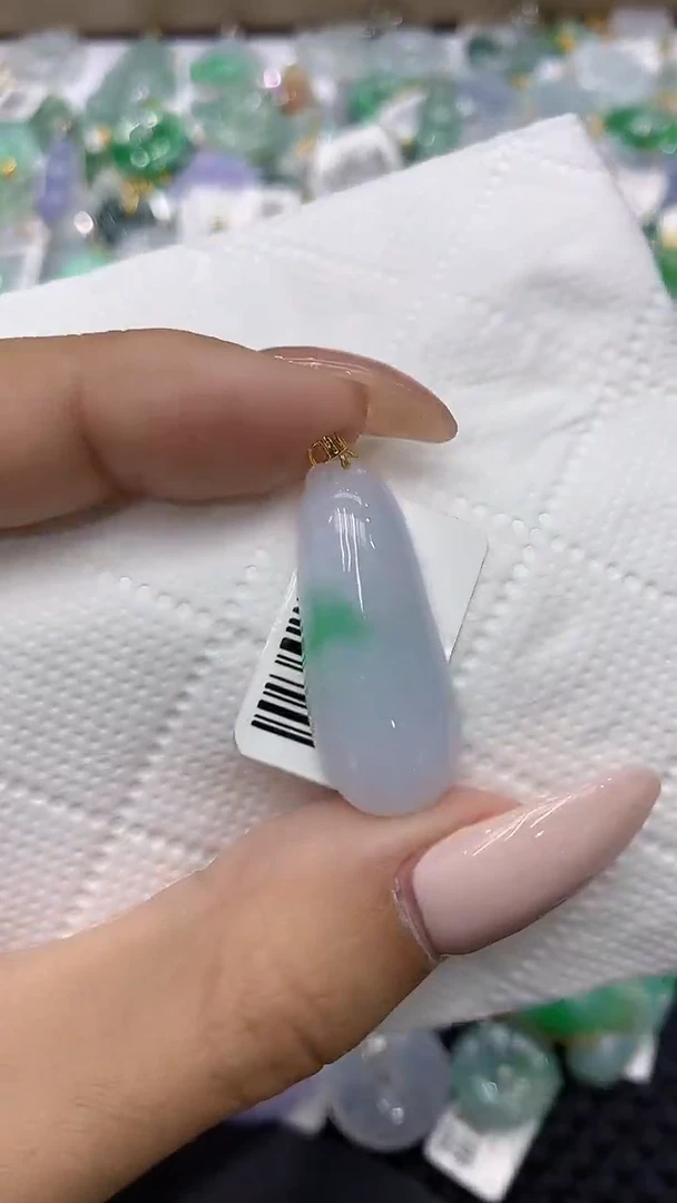 颈饰18K金镶嵌翡翠111111111111