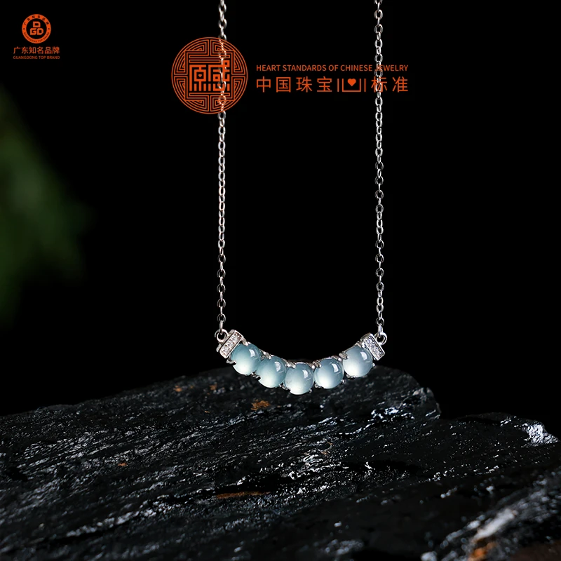 S925银精致翡翠小蛋面锁骨链