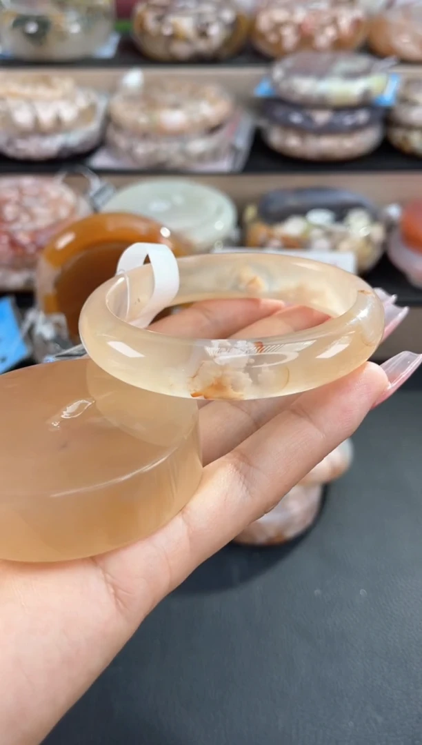 未镶嵌手镯石英质玉55