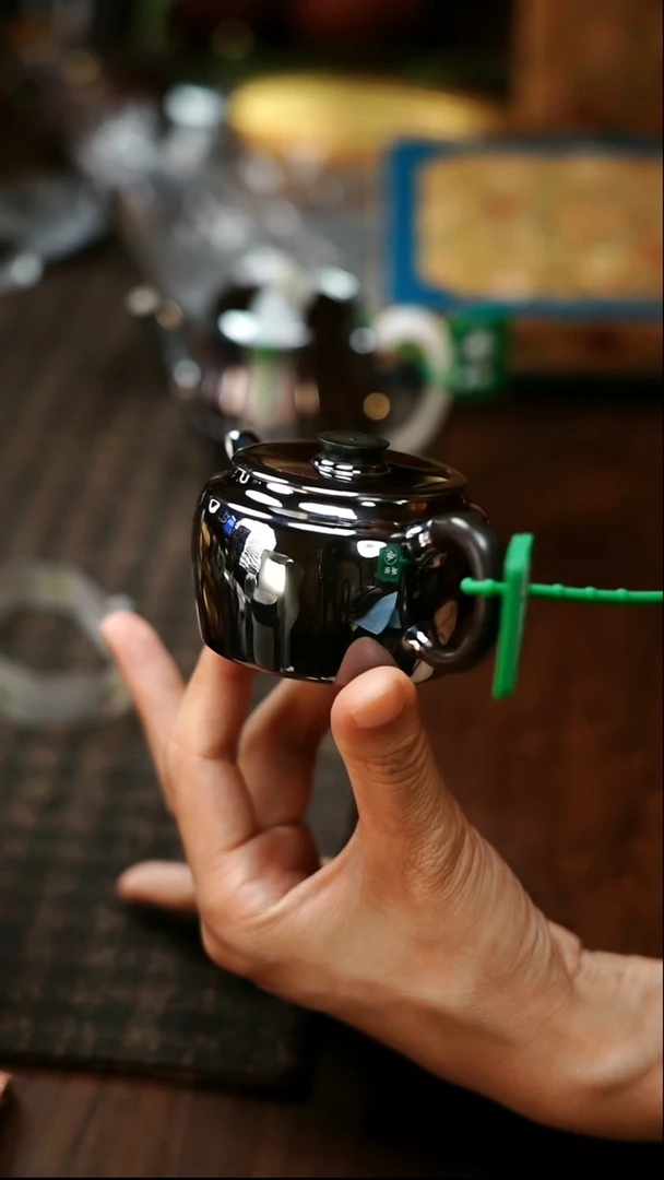 呆坐-玄紫手敲镜面德馨壶-茶器-银壶