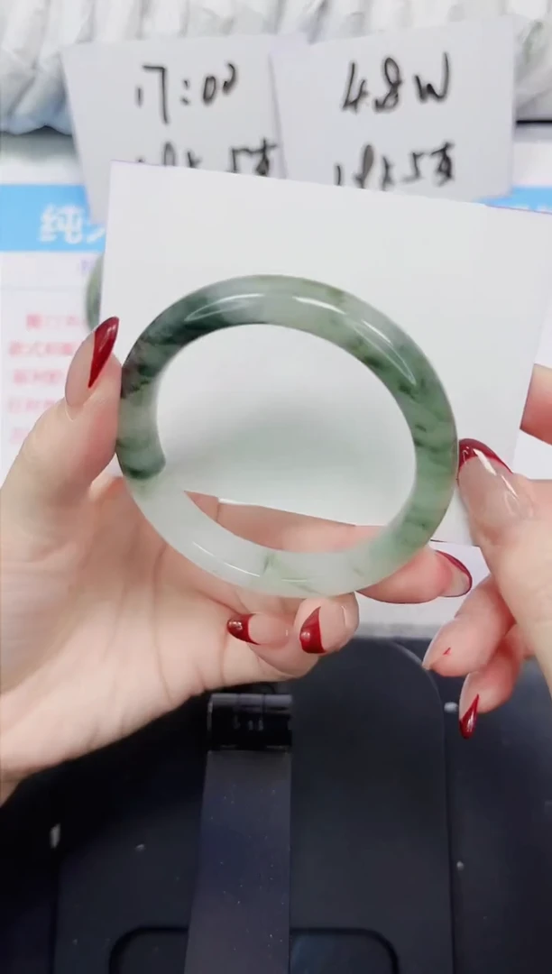 【闪购商品】石英质玉手镯未镶嵌337
