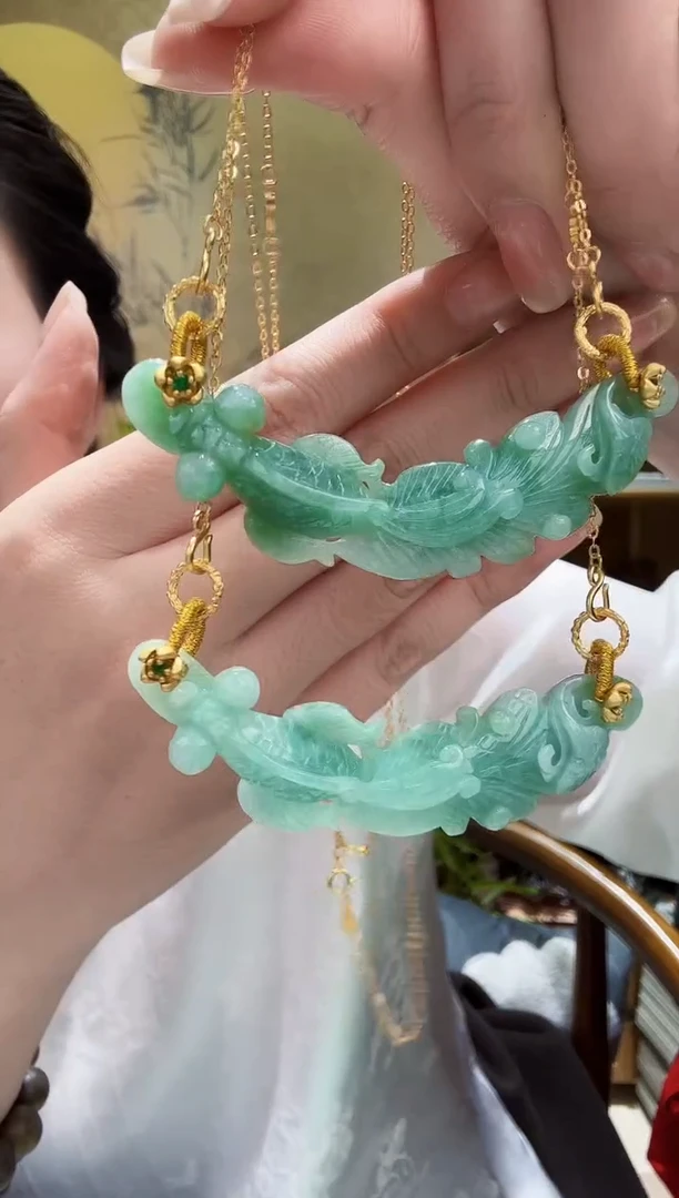 颈饰未镶嵌翡翠多样发其一个