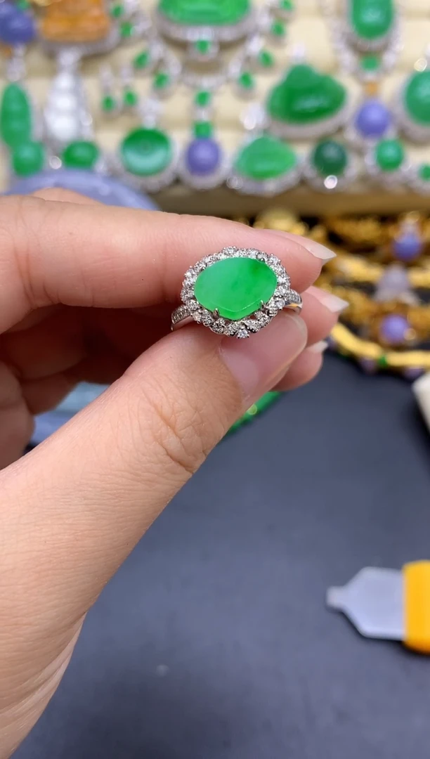 18K金镶嵌戒指翡翠472-中国好珍宝