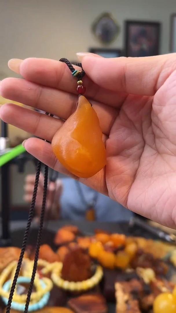 琥珀颈饰未镶嵌吊坠
