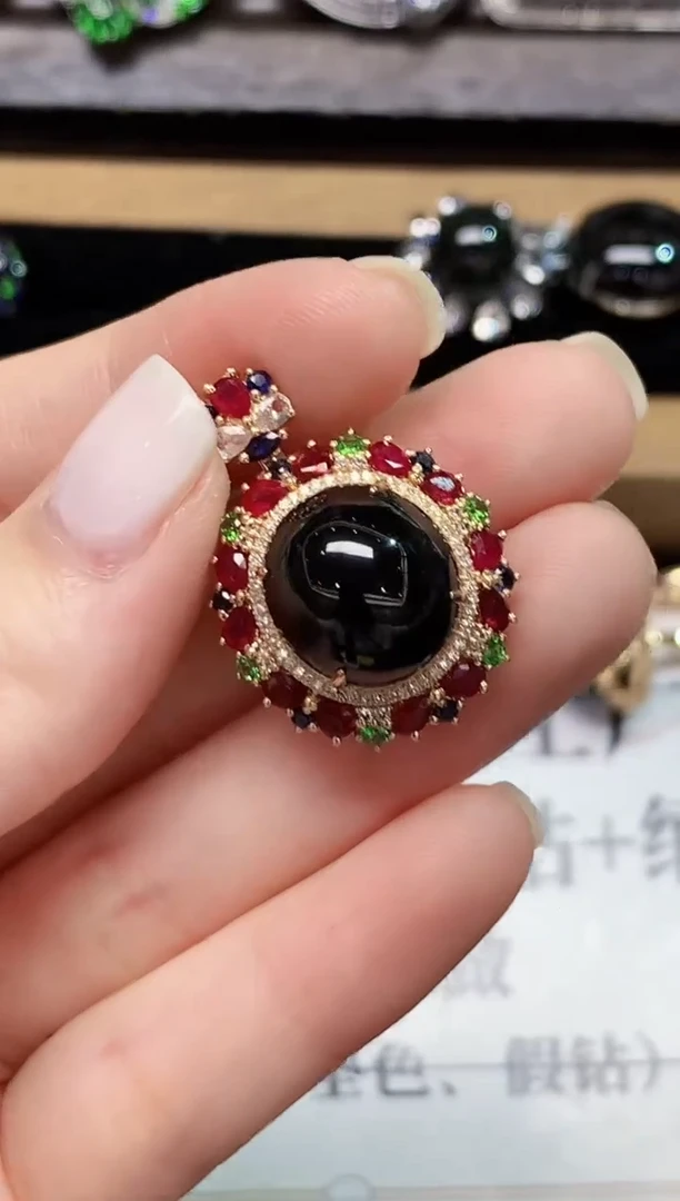 18K金镶嵌戒指翡翠GQY多样性发其一