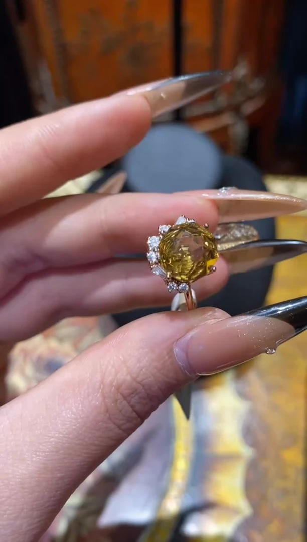 琉璃铜合金红****儿楚楚珠宝中古甄选不退换