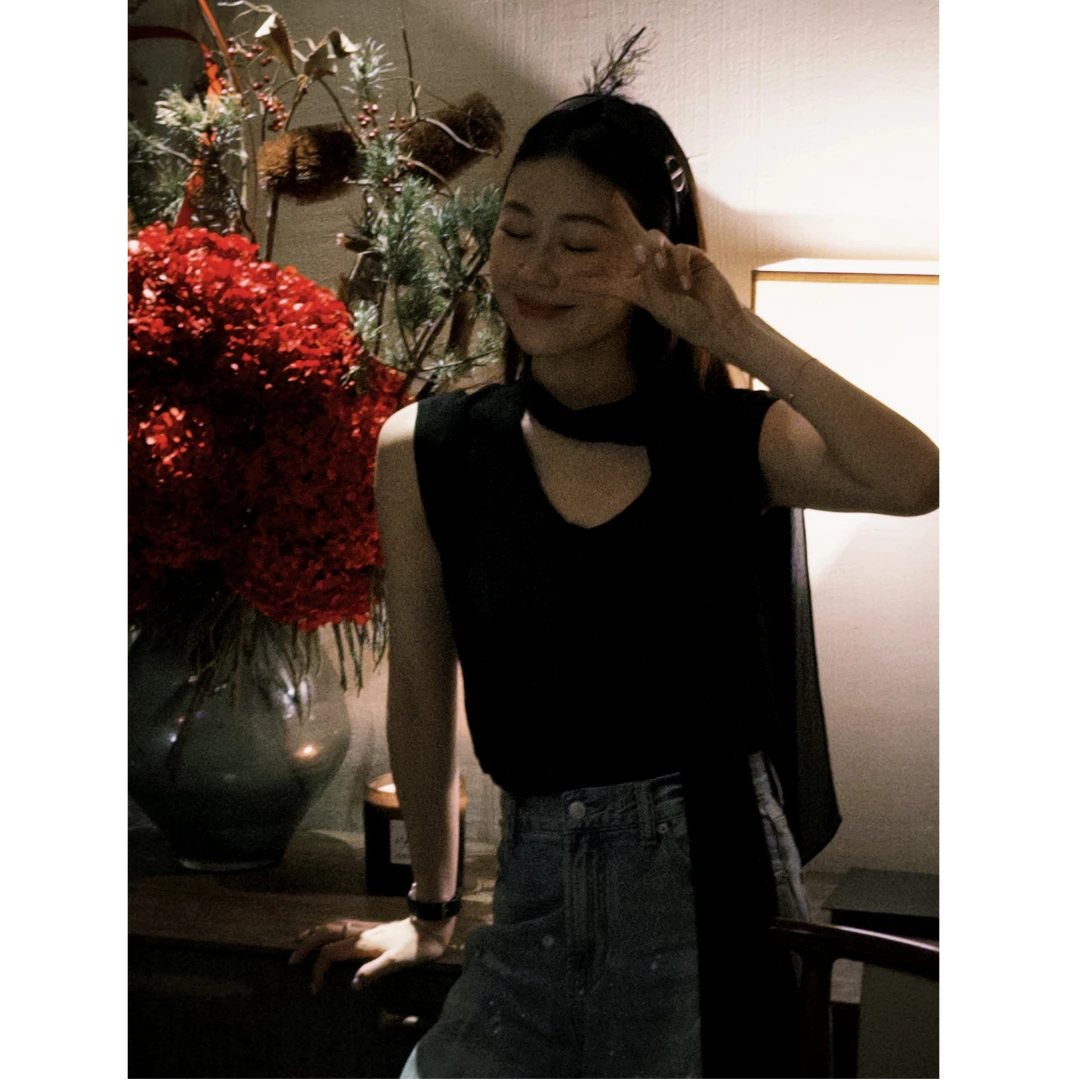 syna希娜 巴黎出街 夏季新款百搭气质飘带款背心