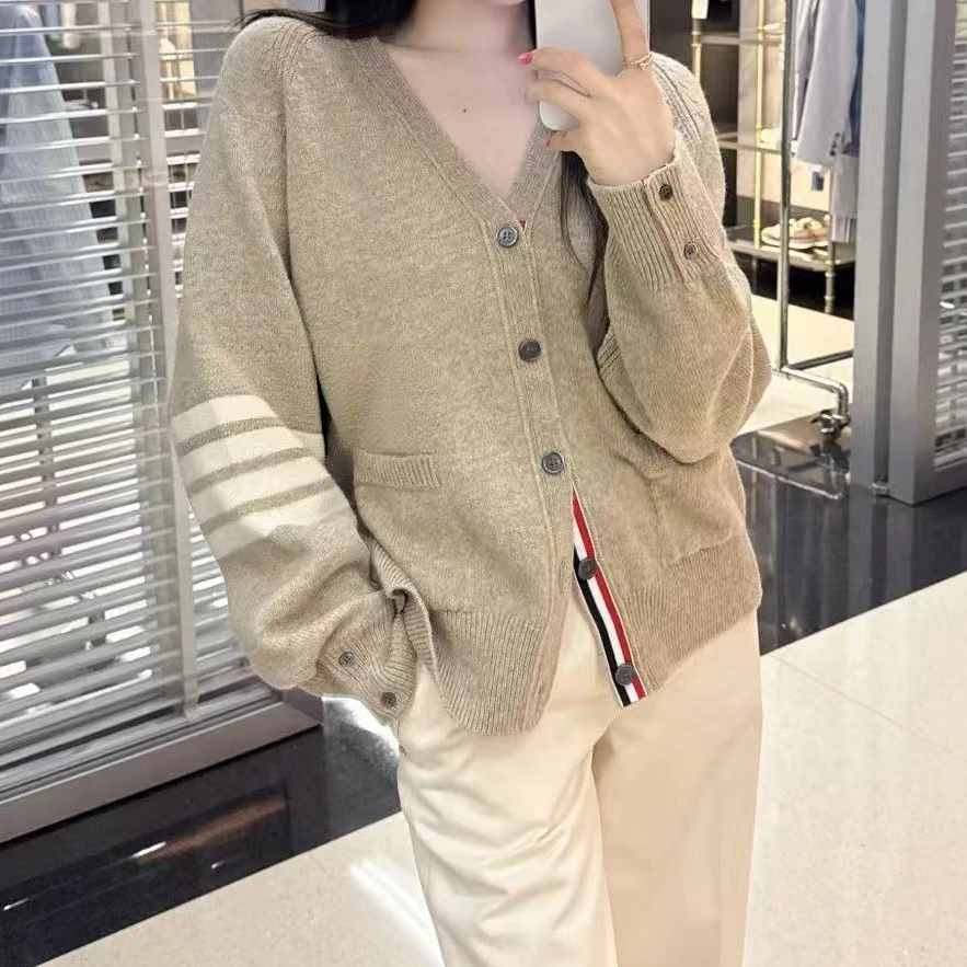 情侣款咖色羊毛开衫针织休闲亲肤时尚百搭显瘦