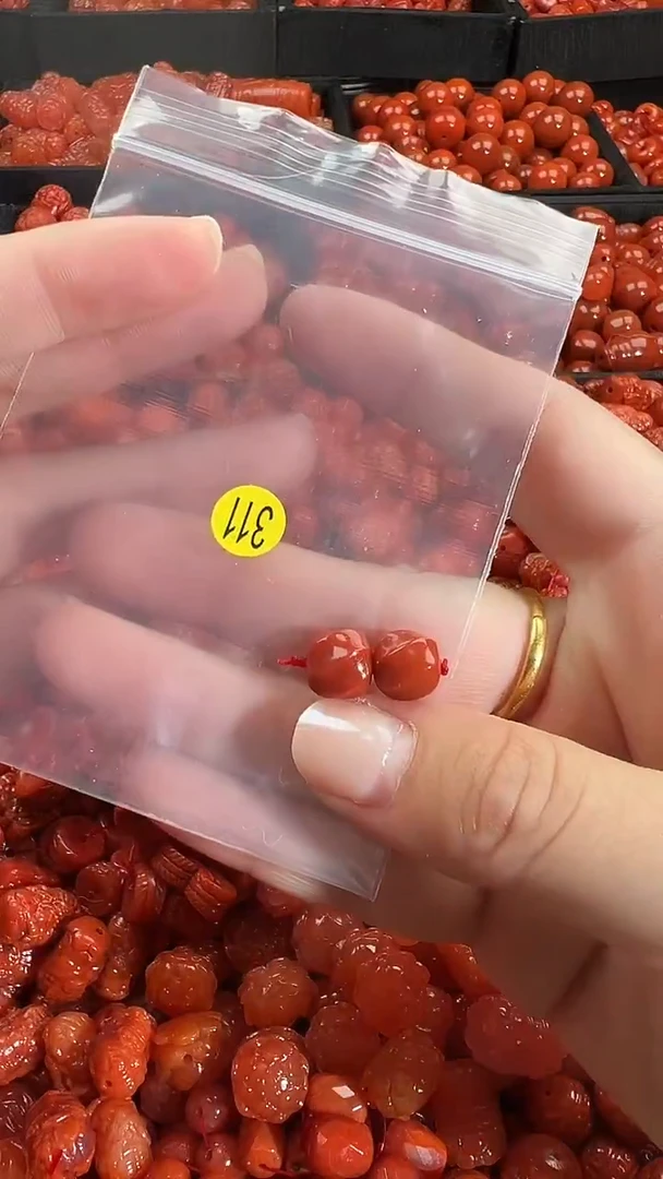 颈饰未镶嵌南红玛瑙1