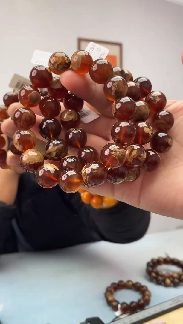 琥珀未镶嵌珠宝奇石假一罚十，一级溶洞多样性发一件028