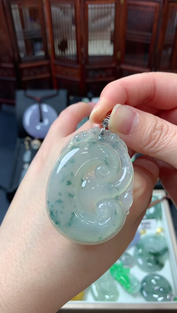 【闪购商品】翡翠吊坠(不含链)18K金镶嵌挂件