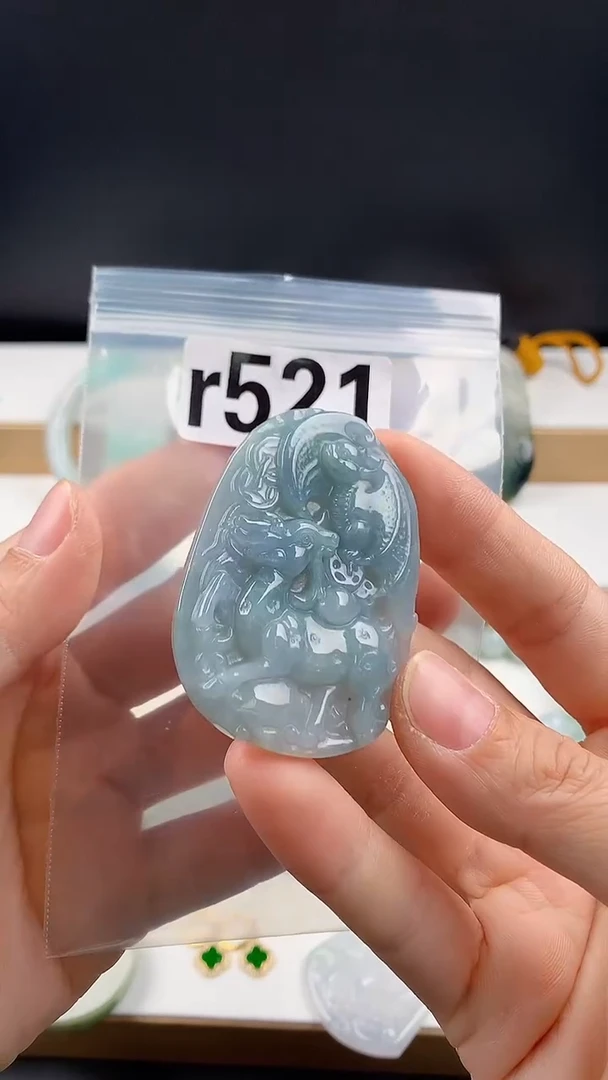 颈饰未镶嵌翡翠天然翡翠吊坠挂件